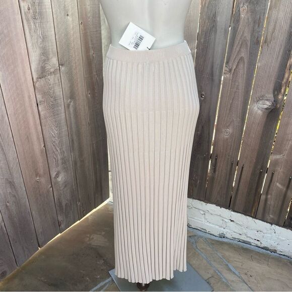 DISSH Off white, high waisted, thick ribbed maxi skirt size large NWT - Picture 7 of 10